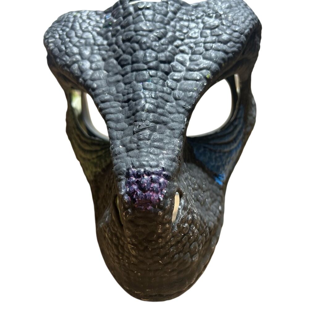 Jurassic World Velociraptor chomping kid's mask